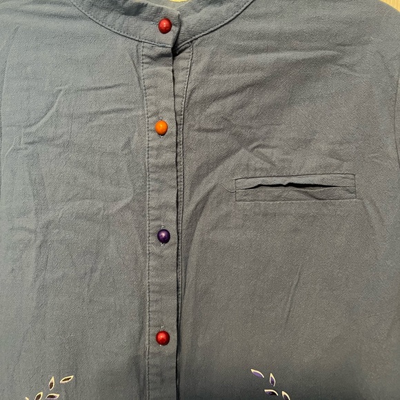 SALE! Bundle & Save Button down top w/faux painted yellow flower design M - Picture 5 of 6